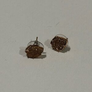 Rose Gold Kendra Scott earrings